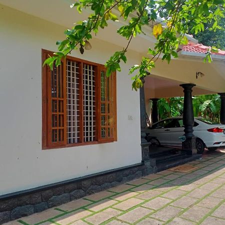 Sinai Homestay Alappuzha Екстериор снимка